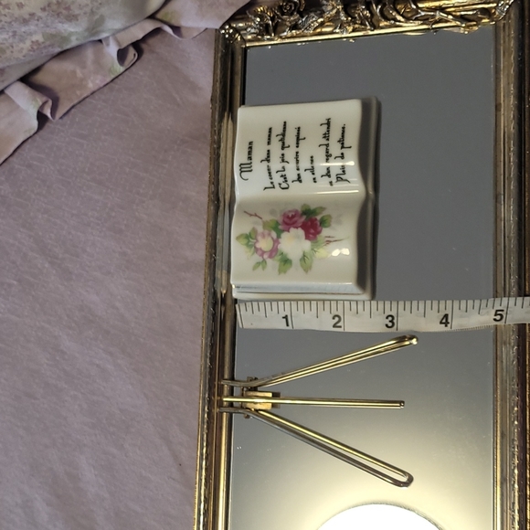 Japanese porcelain mini book on tripod stand with French verse. - Picture 11 of 12